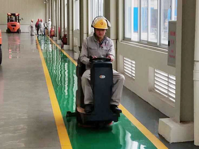 環氧地坪臟了怎么辦？用美高洗地機來輕松清洗干凈